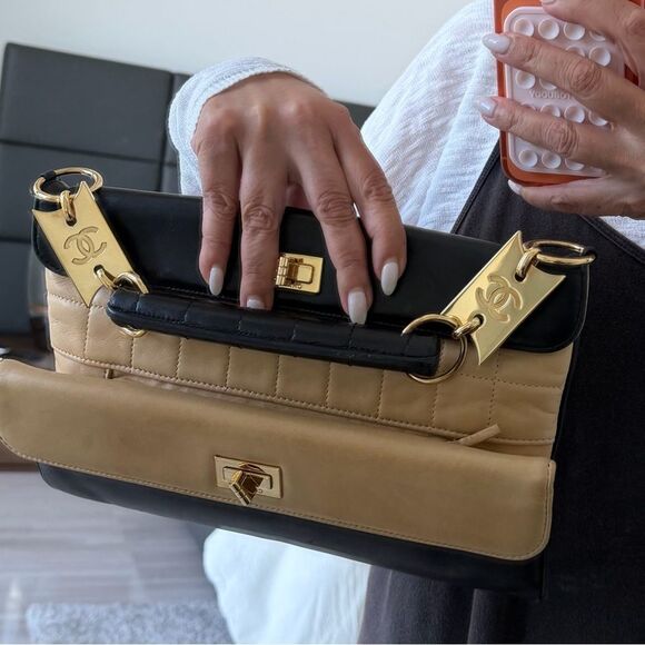RARE ! CHANEL Black and Beige Double Flap Y2K Chocolate Bar Clutch - Picture 14 of 17